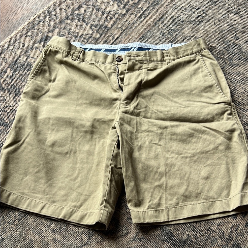 Southern Tide Men's Khaki Flat Front Shorts‎